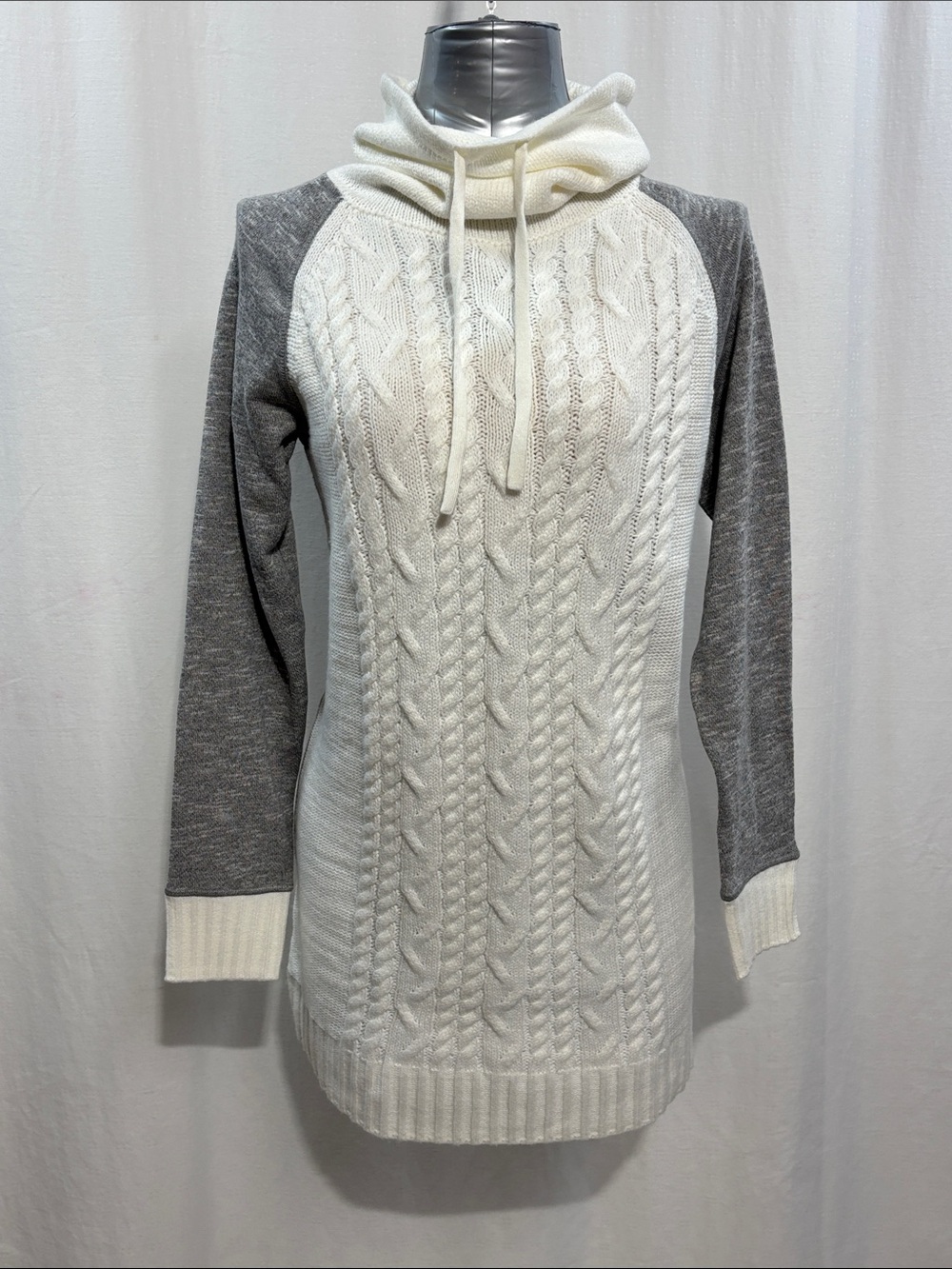 HYBA Two-Tone Cable Knit Cowl Neck Tunic Sweater White Gray Med 333 cozycore